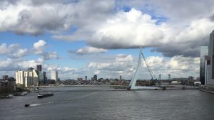 rotterdam in het donker